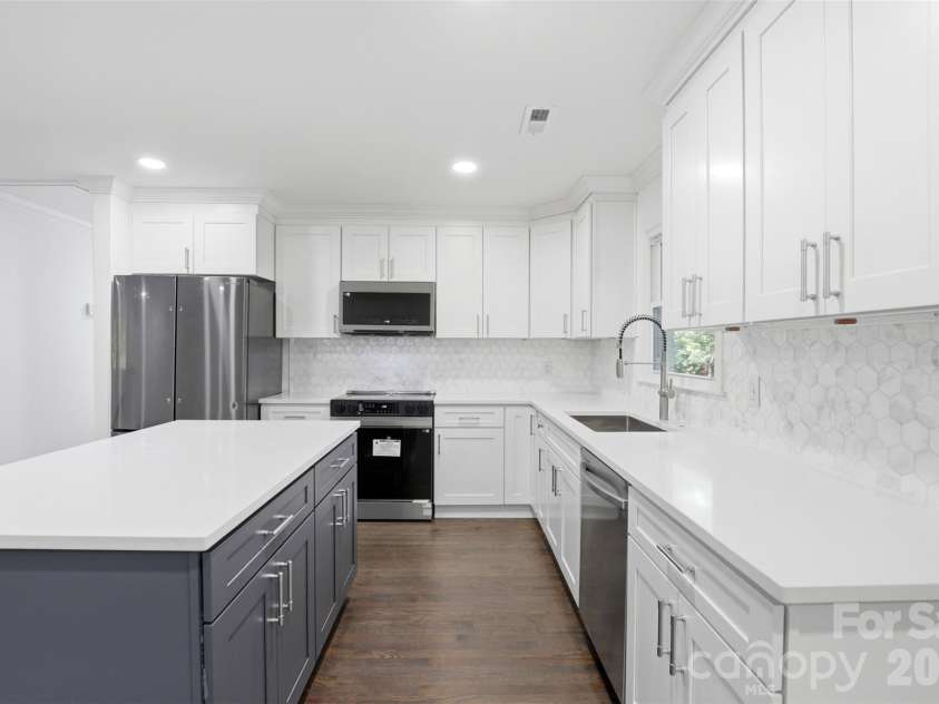 222 Sherwood Circle, Rock Hill, SC 29730.  MLS# CAR4383917, YatesRealty ID 31726. 