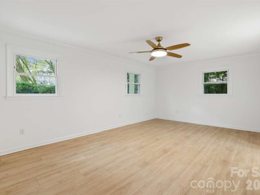 222 Sherwood Circle, Rock Hill, SC 29730.  MLS# CAR4383917, YatesRealty ID 31726. 