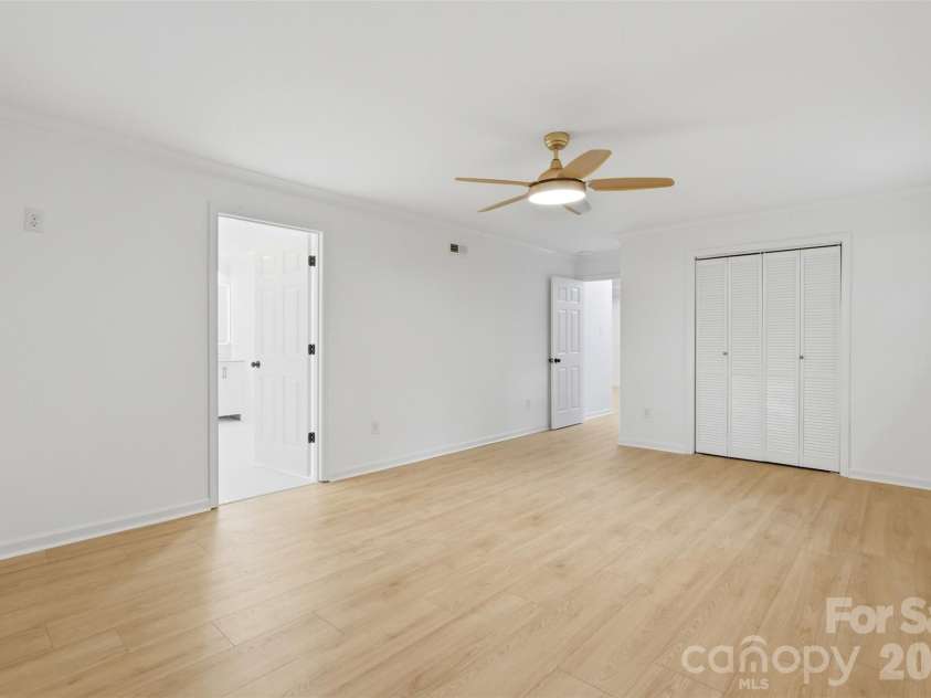 222 Sherwood Circle, Rock Hill, SC 29730.  MLS# CAR4383917, YatesRealty ID 31726. 