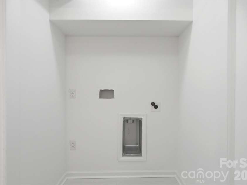 222 Sherwood Circle, Rock Hill, SC 29730.  MLS# CAR4383917, YatesRealty ID 31726. 