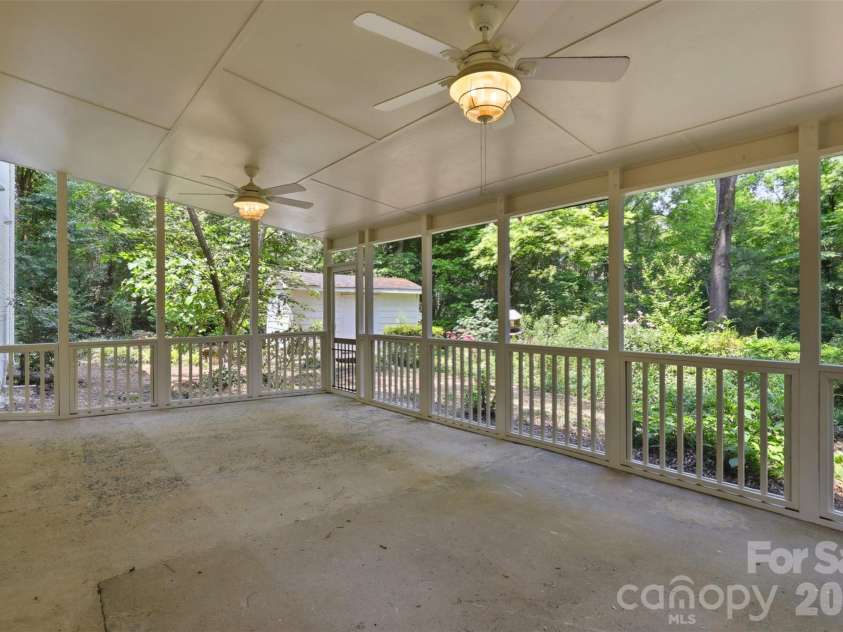 222 Sherwood Circle, Rock Hill, SC 29730.  MLS# CAR4383917, YatesRealty ID 31726. 