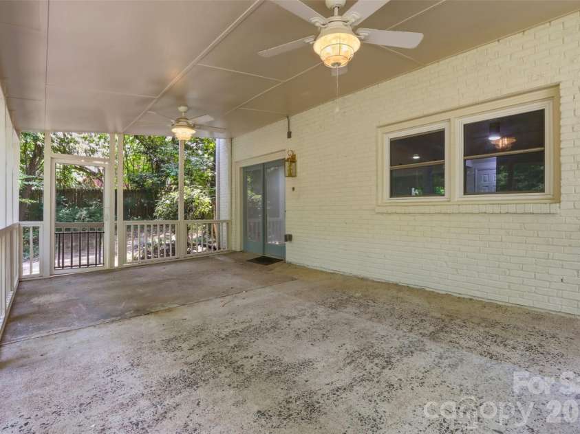 222 Sherwood Circle, Rock Hill, SC 29730.  MLS# CAR4383917, YatesRealty ID 31726. 