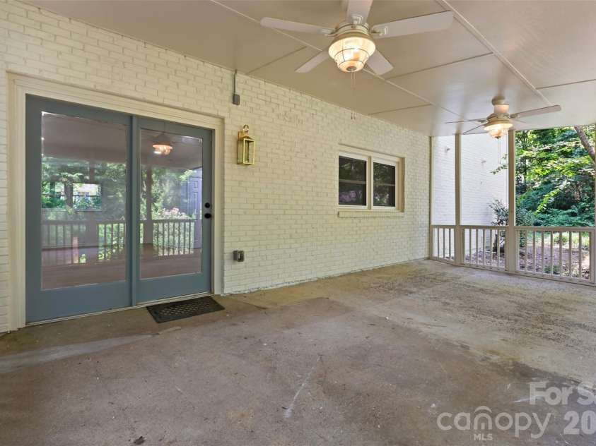 222 Sherwood Circle, Rock Hill, SC 29730.  MLS# CAR4383917, YatesRealty ID 31726. 