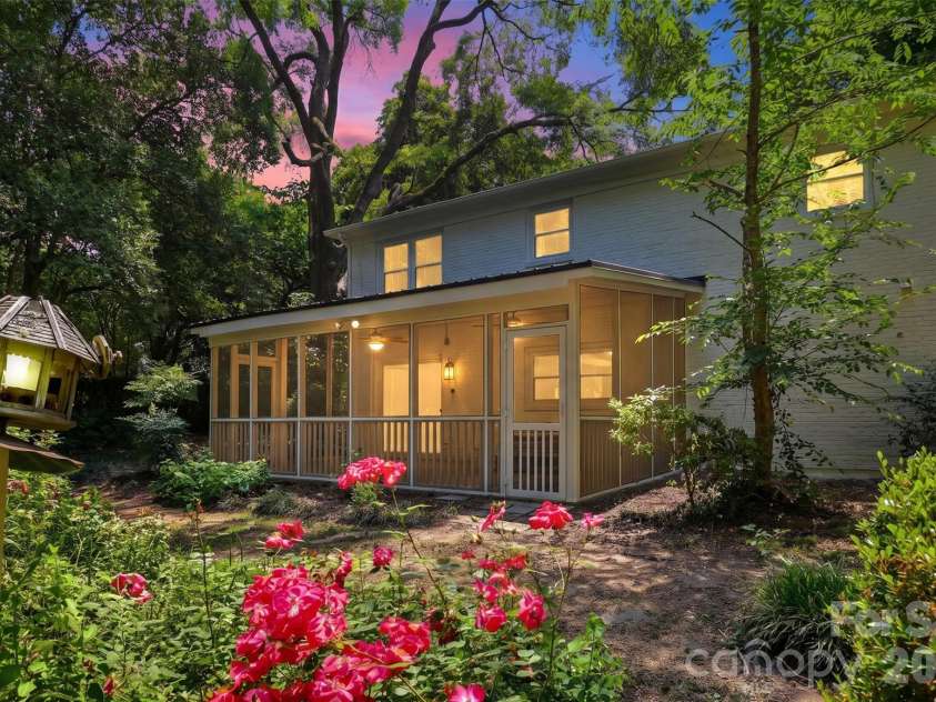 222 Sherwood Circle, Rock Hill, SC 29730.  MLS# CAR4383917, YatesRealty ID 31726. 