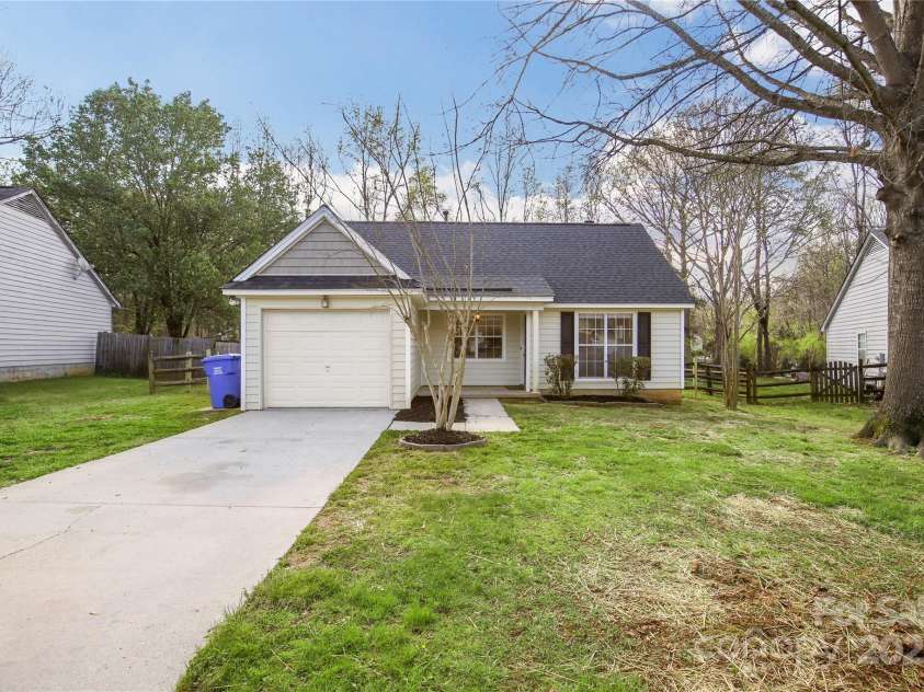 13937 Dannemara Drive, Pineville, NC 28134.  MLS# CAR4291054, YatesRealty ID 31727. 