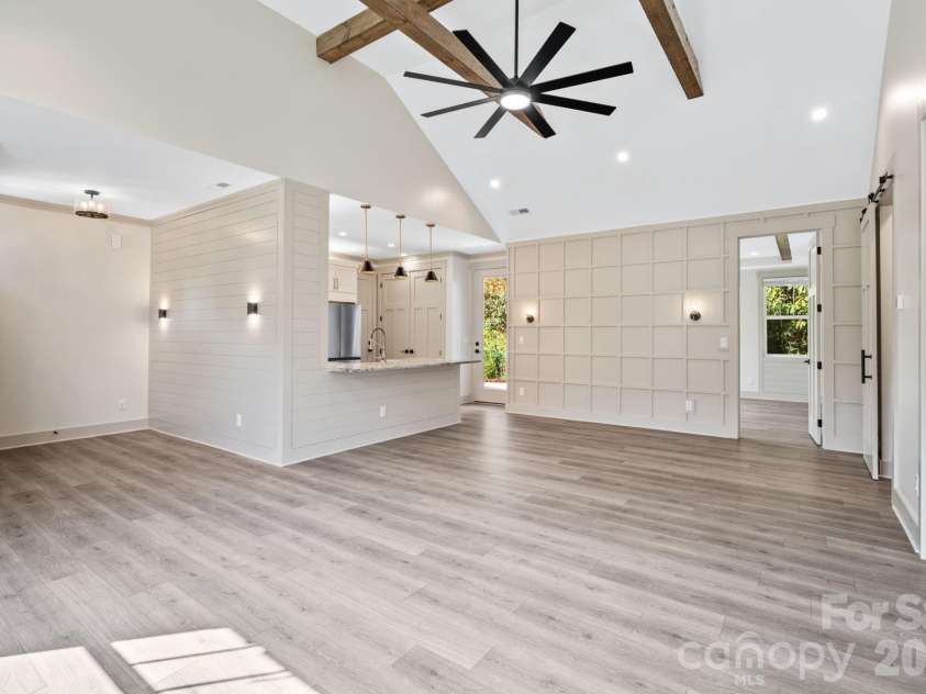10 Heartleaf Circle, Arden, NC 28704.  MLS# CAR4364527, YatesRealty ID 31729. 