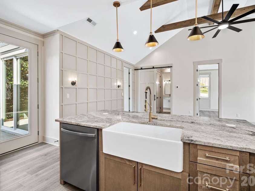 10 Heartleaf Circle, Arden, NC 28704.  MLS# CAR4364527, YatesRealty ID 31729. 