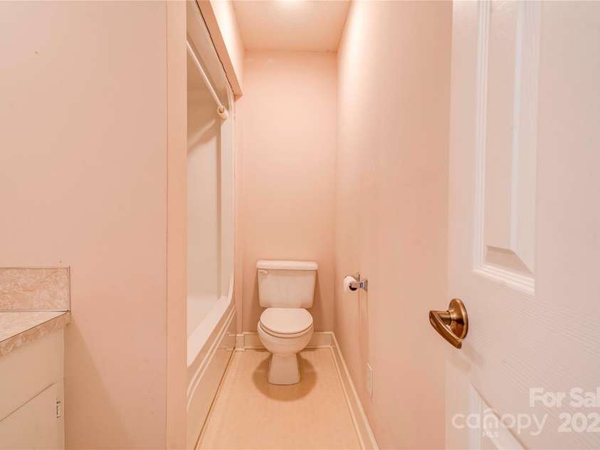 11 Heritage Lane, Shelby, NC 28150.  MLS# CAR4231275, YatesRealty ID 3173. Bathroom 2