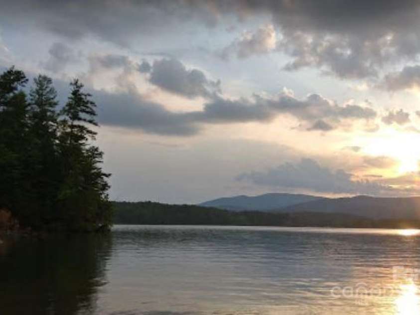 255 REEP Drive, Morganton, NC 28655.  MLS# CAR4318959, YatesRealty ID 3173. LAKE JAMES  NEAR BY