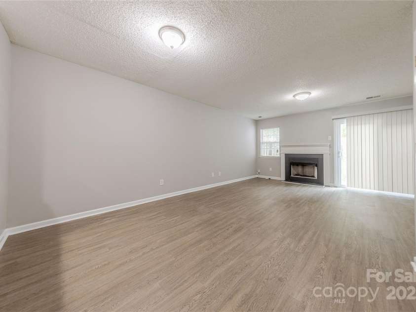 1809 Birch Heights Court, Charlotte, NC 28213.  MLS# CAR4291538, YatesRealty ID 31730. 