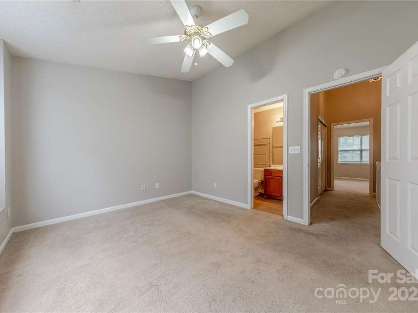 1809 Birch Heights Court, Charlotte, NC 28213.  MLS# CAR4291538, YatesRealty ID 31730. 