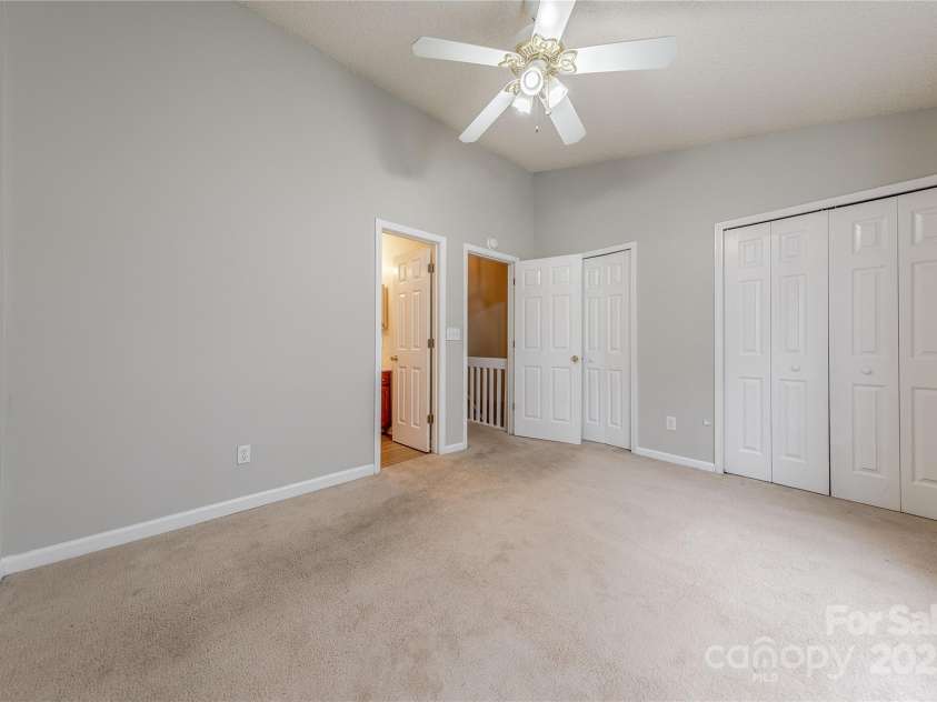 1809 Birch Heights Court, Charlotte, NC 28213.  MLS# CAR4291538, YatesRealty ID 31730. 