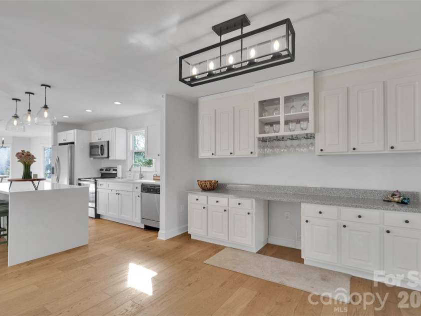 301 Hillandale Drive, Charlotte, NC 28270.  MLS# CAR4363145, YatesRealty ID 31730. 