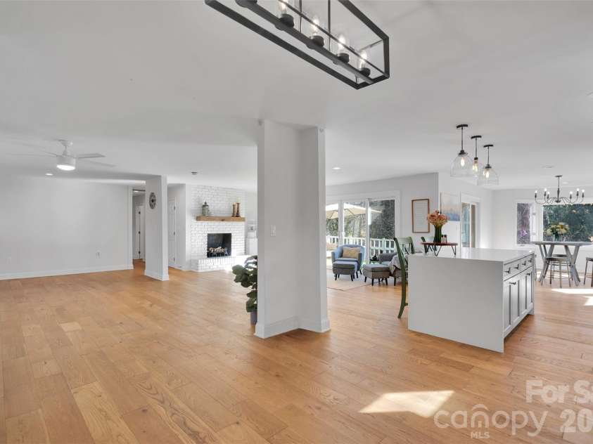 301 Hillandale Drive, Charlotte, NC 28270.  MLS# CAR4363145, YatesRealty ID 31730. 