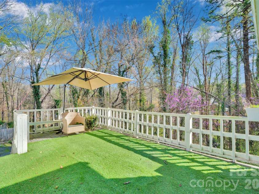 301 Hillandale Drive, Charlotte, NC 28270.  MLS# CAR4363145, YatesRealty ID 31730. 
