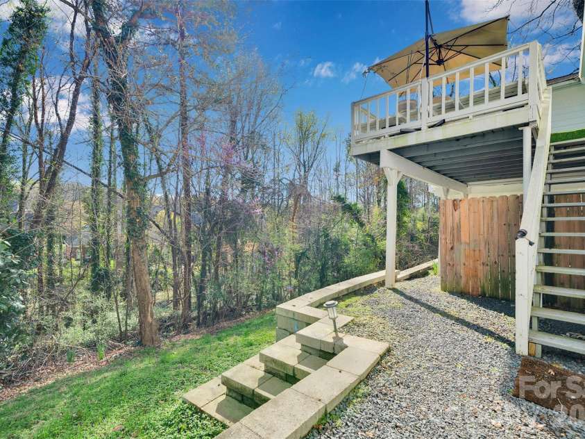 301 Hillandale Drive, Charlotte, NC 28270.  MLS# CAR4363145, YatesRealty ID 31730. 