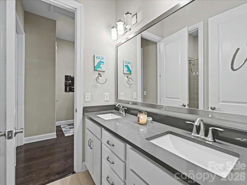 101 Enclave Boulevard, Matthews, NC 28104.  MLS# CAR4365874, YatesRealty ID 31731. Full Bath