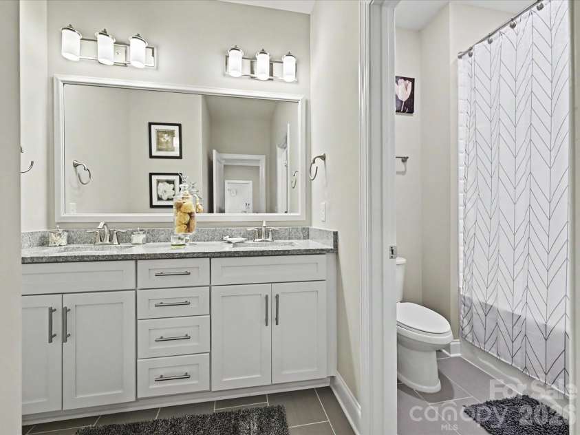 101 Enclave Boulevard, Matthews, NC 28104.  MLS# CAR4365874, YatesRealty ID 31731. Full Bath
