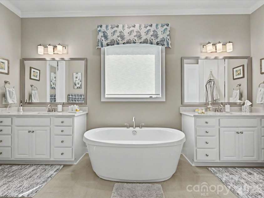 101 Enclave Boulevard, Matthews, NC 28104.  MLS# CAR4365874, YatesRealty ID 31731. Primary Bathroom