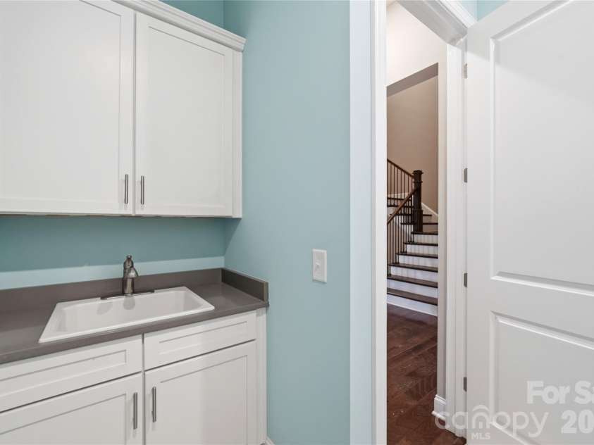 101 Enclave Boulevard, Matthews, NC 28104.  MLS# CAR4434349, YatesRealty ID 31731. 