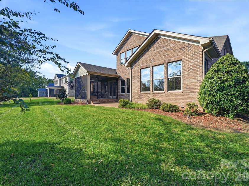 101 Enclave Boulevard, Matthews, NC 28104.  MLS# CAR4434349, YatesRealty ID 31731. 