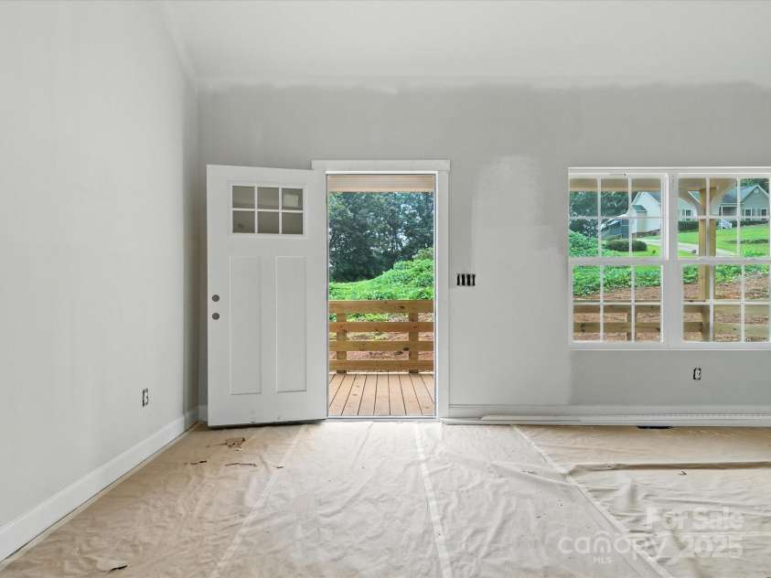 1427 Blackbird Drive, Clover, SC 29710.  MLS# CAR4291760, YatesRealty ID 31732. 