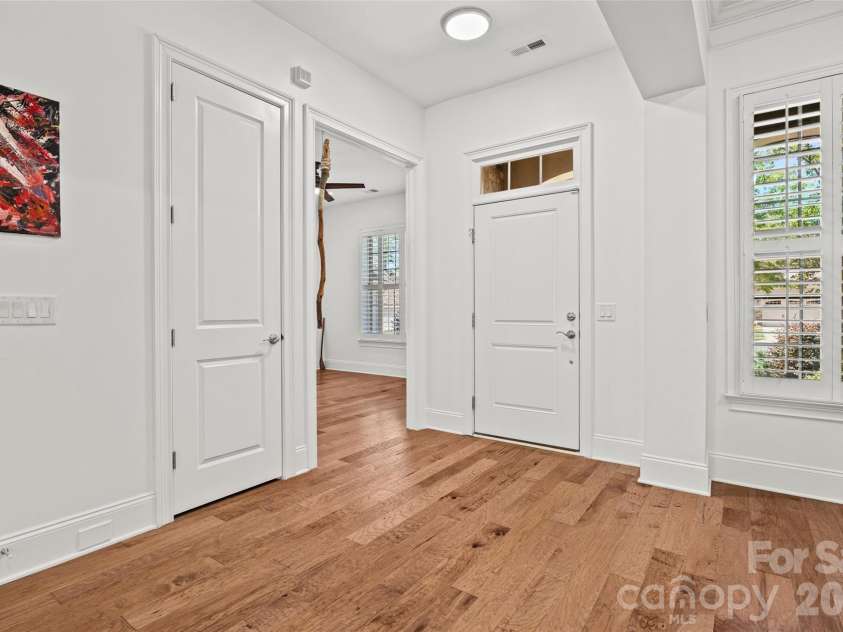 15927 Vale Ridge Drive, Charlotte, NC 28278.  MLS# CAR4374881, YatesRealty ID 31732. 