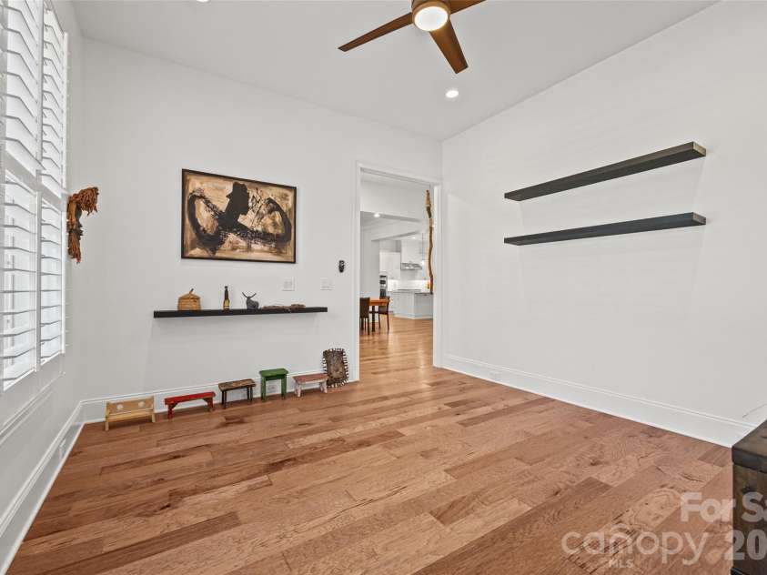 15927 Vale Ridge Drive, Charlotte, NC 28278.  MLS# CAR4374881, YatesRealty ID 31732. 
