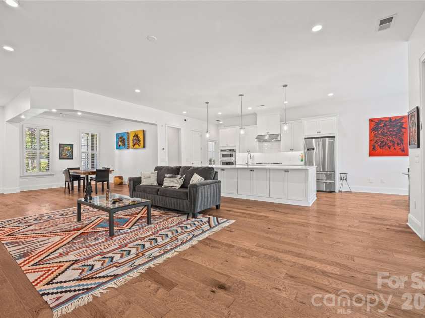 15927 Vale Ridge Drive, Charlotte, NC 28278.  MLS# CAR4374881, YatesRealty ID 31732. 