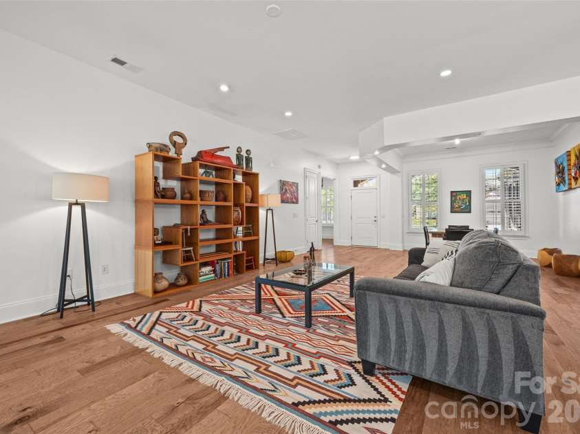 15927 Vale Ridge Drive, Charlotte, NC 28278.  MLS# CAR4374881, YatesRealty ID 31732. 
