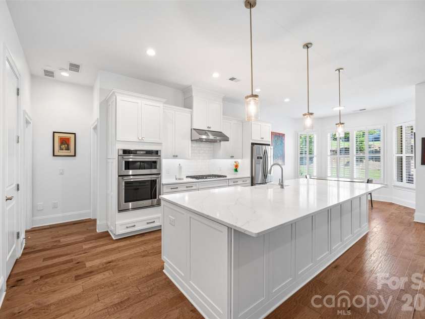 15927 Vale Ridge Drive, Charlotte, NC 28278.  MLS# CAR4374881, YatesRealty ID 31732. 