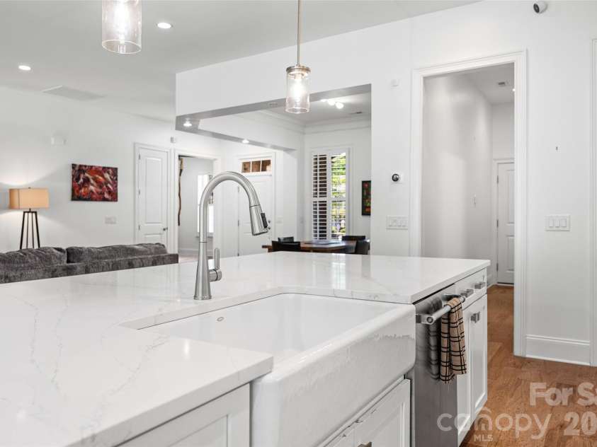 15927 Vale Ridge Drive, Charlotte, NC 28278.  MLS# CAR4374881, YatesRealty ID 31732. 