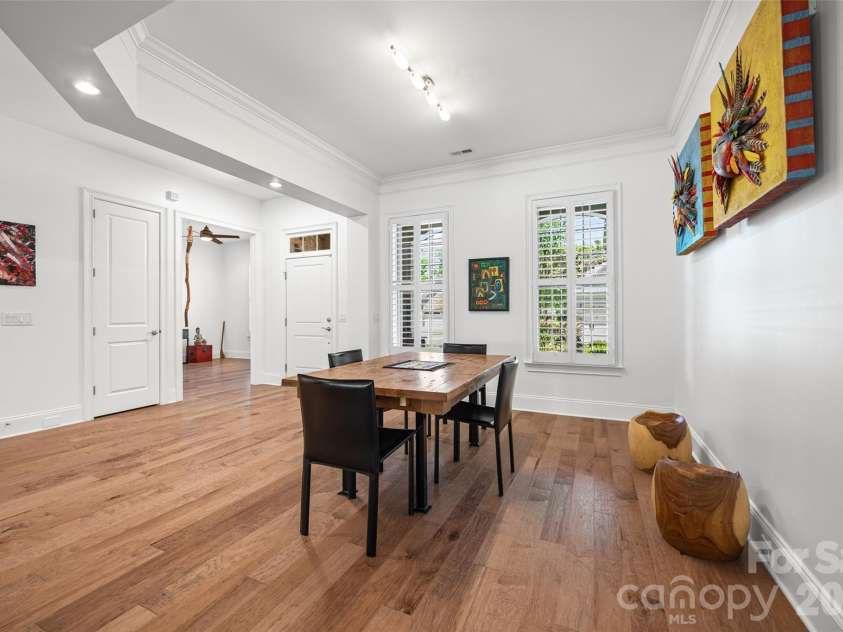 15927 Vale Ridge Drive, Charlotte, NC 28278.  MLS# CAR4374881, YatesRealty ID 31732. 