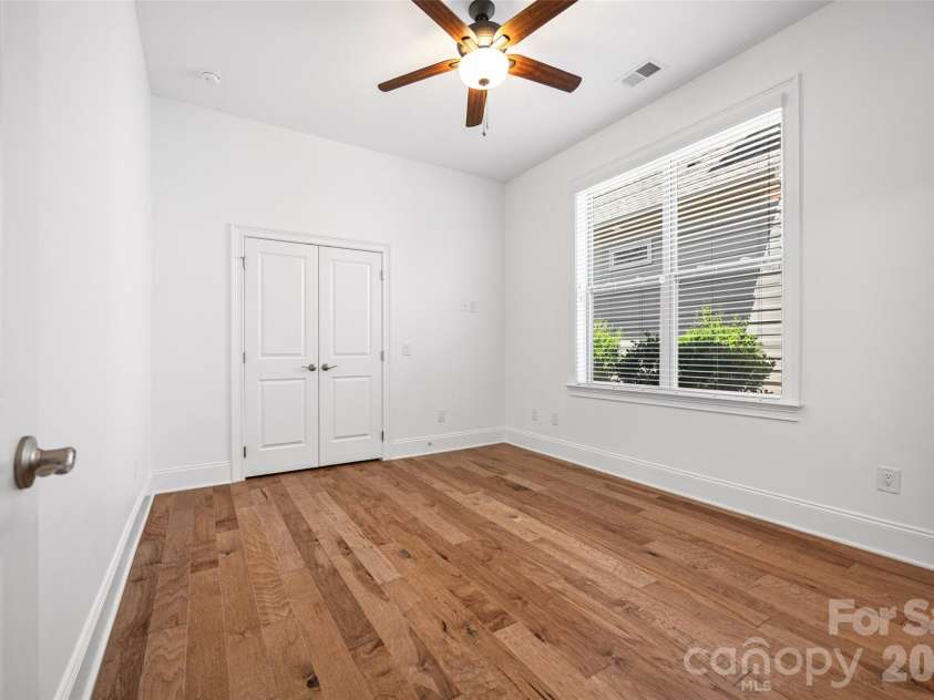 15927 Vale Ridge Drive, Charlotte, NC 28278.  MLS# CAR4374881, YatesRealty ID 31732. 