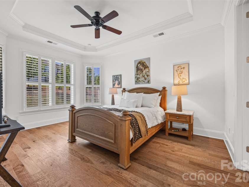 15927 Vale Ridge Drive, Charlotte, NC 28278.  MLS# CAR4374881, YatesRealty ID 31732. 