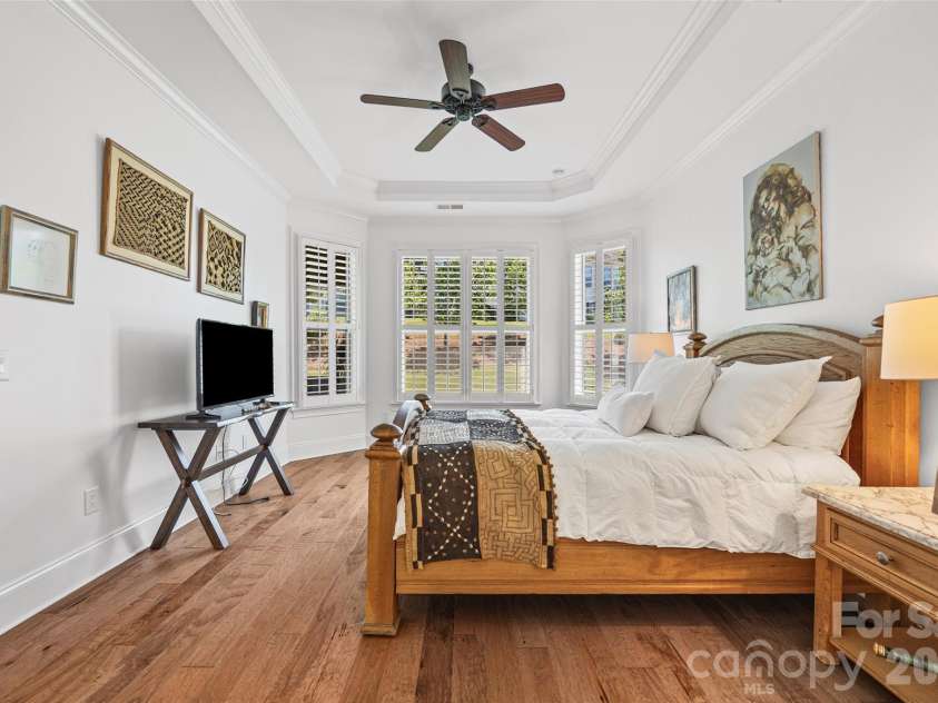 15927 Vale Ridge Drive, Charlotte, NC 28278.  MLS# CAR4374881, YatesRealty ID 31732. 