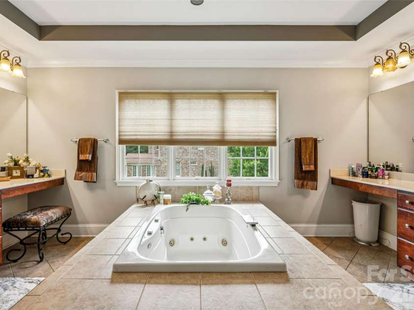 217 Cattle Ridge Road, Waxhaw, NC 28173.  MLS# CAR4383320, YatesRealty ID 31733. 