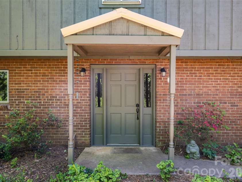 1 Beaverdam Knoll Road, Asheville, NC 28804.  MLS# CAR4382855, YatesRealty ID 31734. 