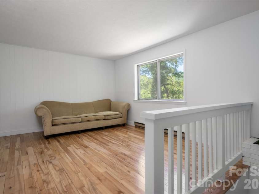 1 Beaverdam Knoll Road, Asheville, NC 28804.  MLS# CAR4382855, YatesRealty ID 31734. 