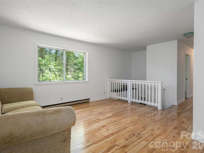 1 Beaverdam Knoll Road, Asheville, NC 28804.  MLS# CAR4382855, YatesRealty ID 31734. 