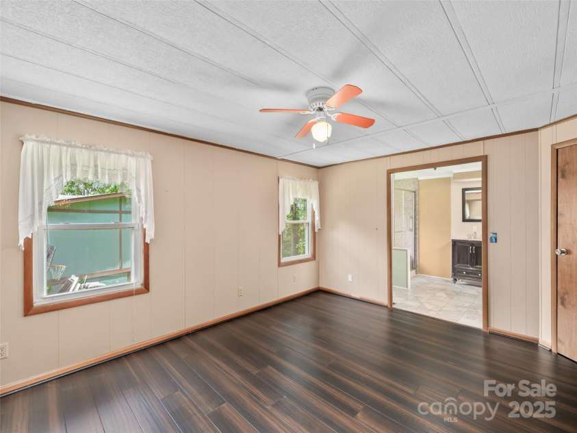 64 Mountain Site Lane, Asheville, NC 28803.  MLS# CAR4291467, YatesRealty ID 31735. 