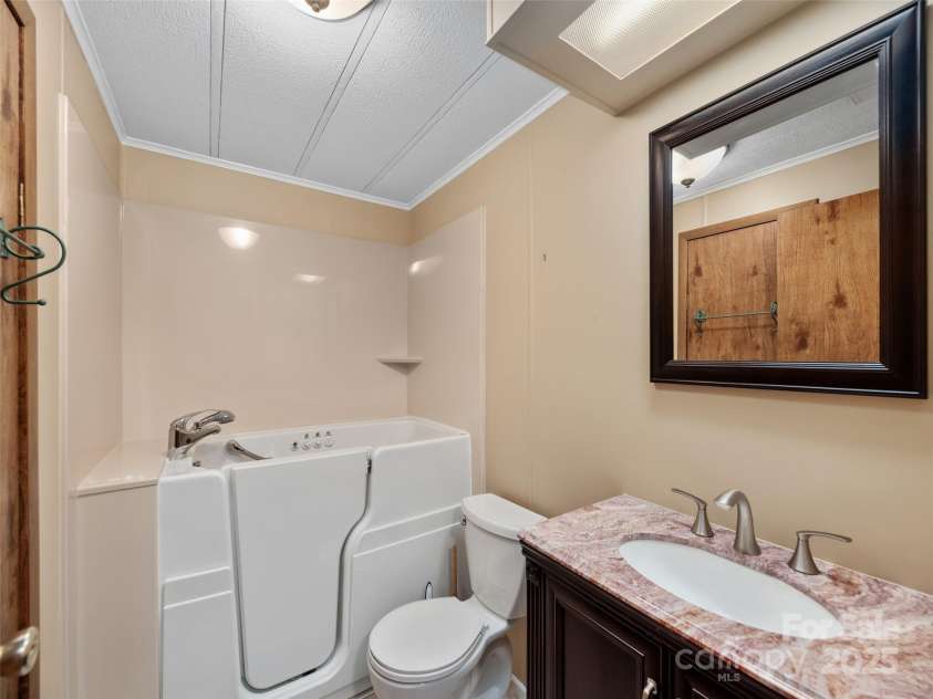 64 Mountain Site Lane, Asheville, NC 28803.  MLS# CAR4291467, YatesRealty ID 31735. 