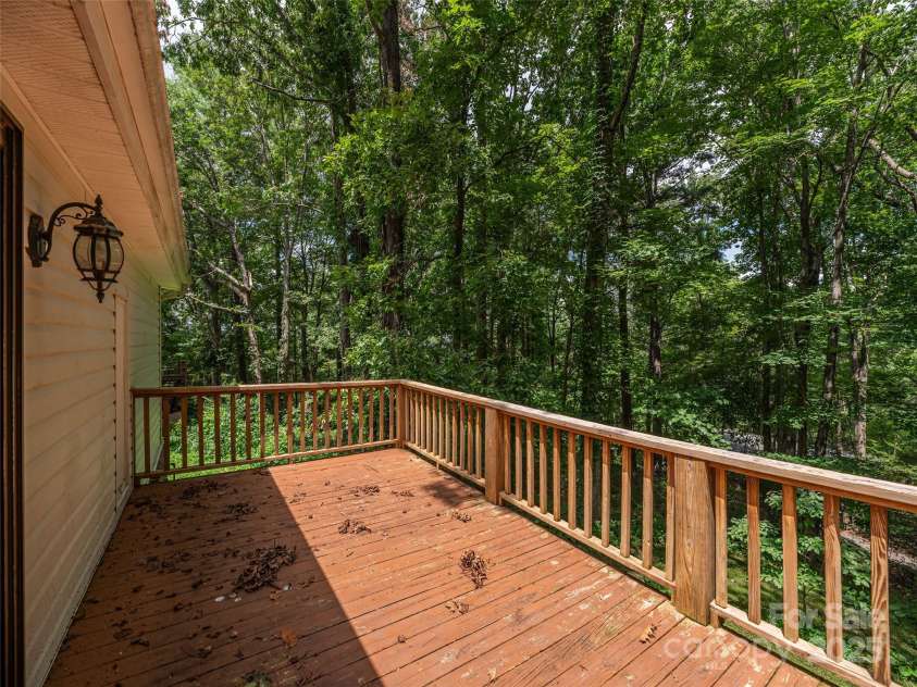 64 Mountain Site Lane, Asheville, NC 28803.  MLS# CAR4291467, YatesRealty ID 31735. 