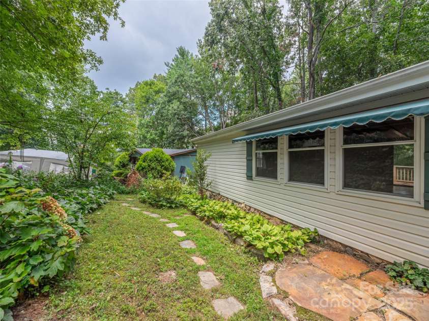 64 Mountain Site Lane, Asheville, NC 28803.  MLS# CAR4291467, YatesRealty ID 31735. 