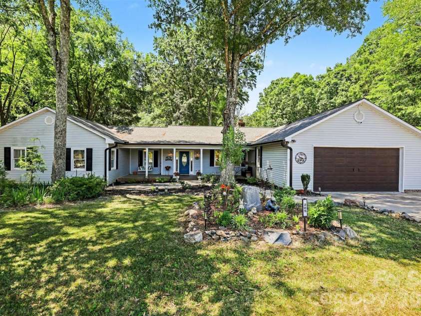 205 Dornoch Drive, Weddington, NC 28104.  MLS# CAR4384055, YatesRealty ID 31736. 