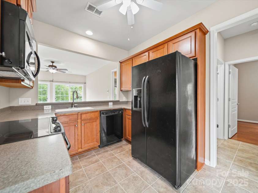 22161 Tern Court, Fort Mill, SC 29707.  MLS# CAR4289941, YatesRealty ID 31738. Kitchen