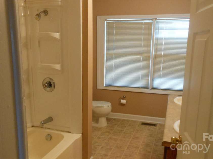 1514 Walnut Avenue, Gastonia, NC 28052.  MLS# CAR4290053, YatesRealty ID 31739. Bathroom