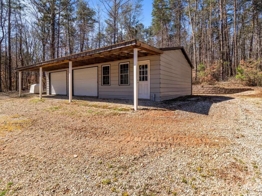 345 Waccamaw Drive, Salisbury, NC 28146.  MLS# CAR4235288, YatesRealty ID 3174. 
