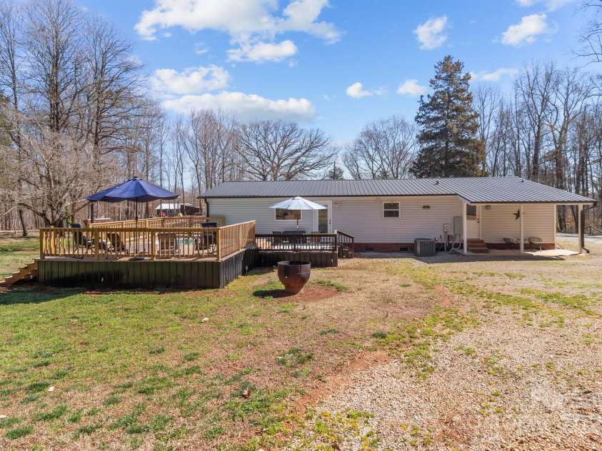 345 Waccamaw Drive, Salisbury, NC 28146.  MLS# CAR4235288, YatesRealty ID 3174. 