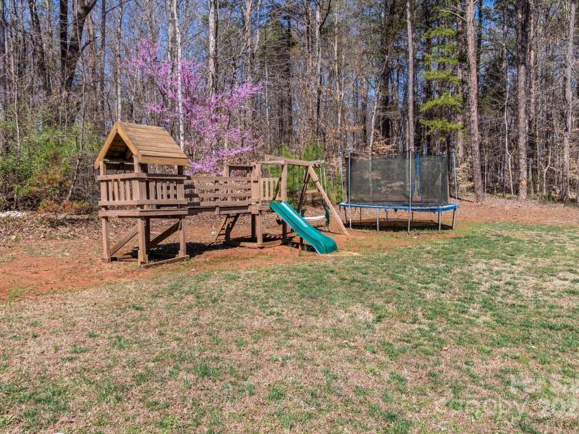 345 Waccamaw Drive, Salisbury, NC 28146.  MLS# CAR4235288, YatesRealty ID 3174. 